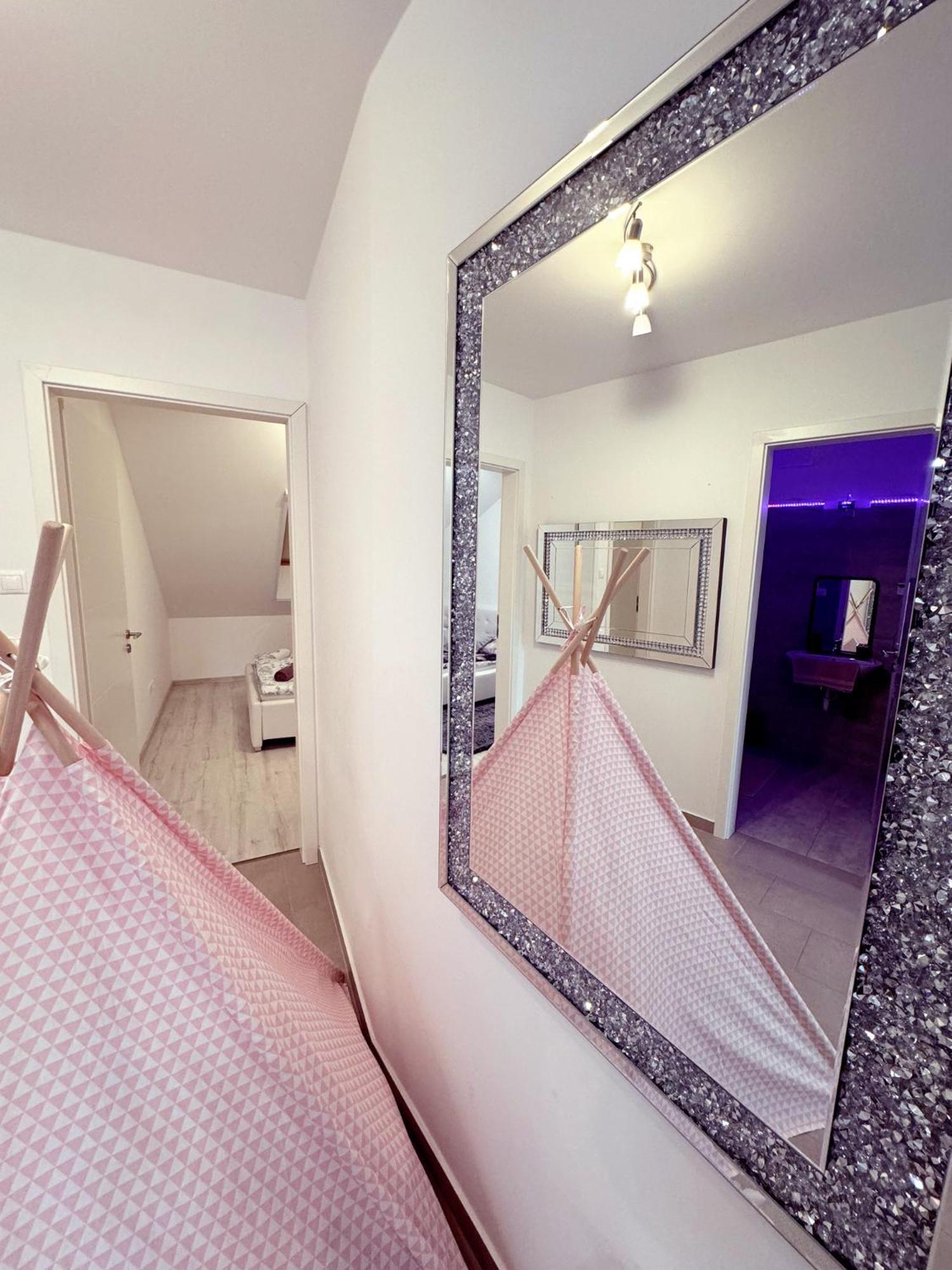 Apartament Exclusive Family Apartman Pécs Zewnętrze zdjęcie