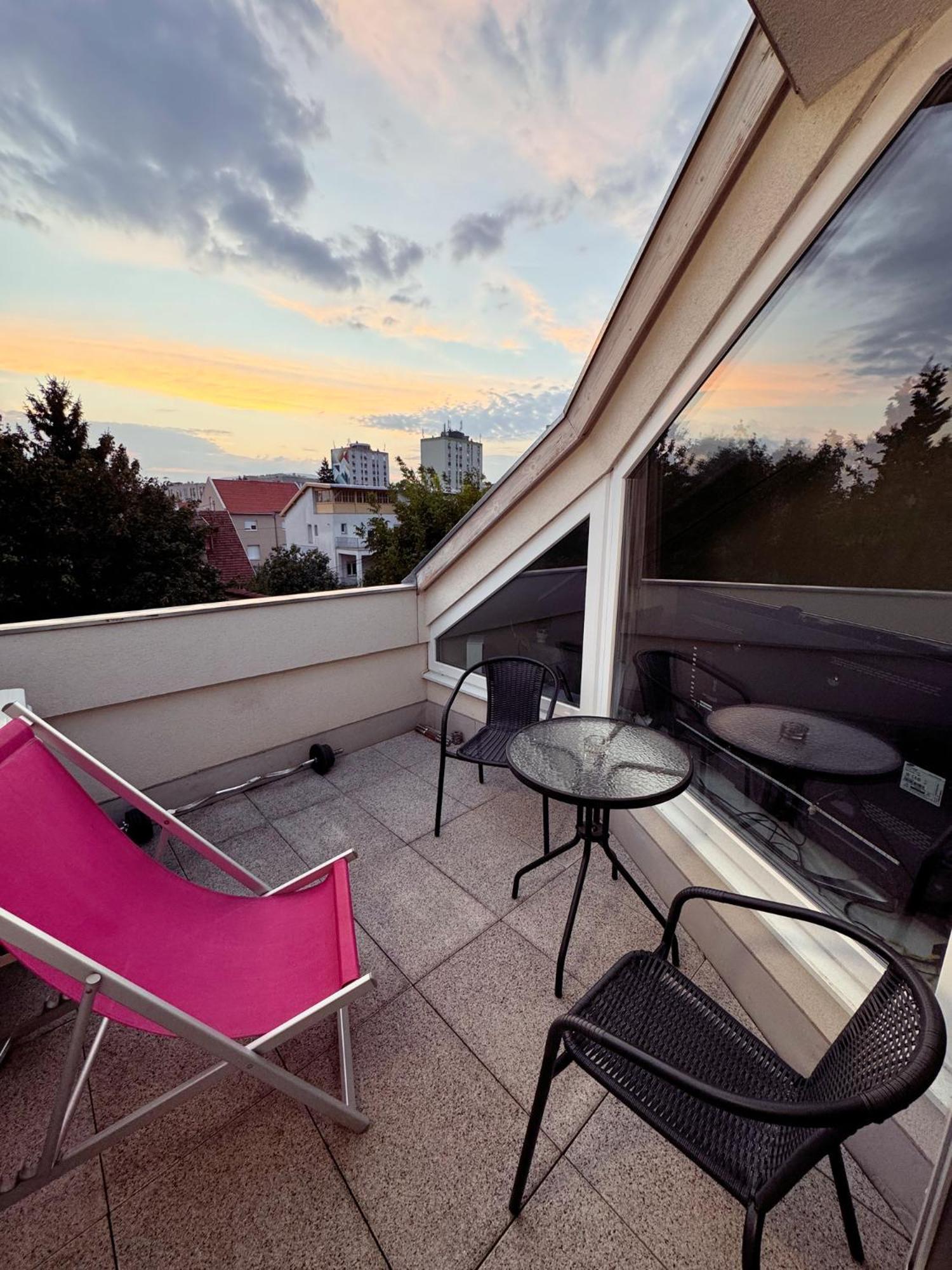 Apartament Exclusive Family Apartman Pécs Zewnętrze zdjęcie