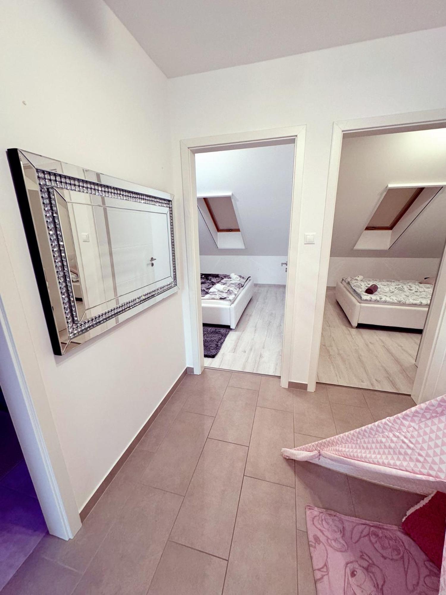 Apartament Exclusive Family Apartman Pécs Zewnętrze zdjęcie